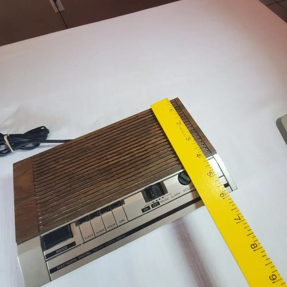 General Electric Alarm Clock Model 7-46308